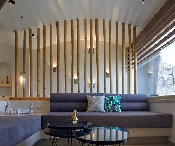 Endless Traditional * Fira (Santorini)