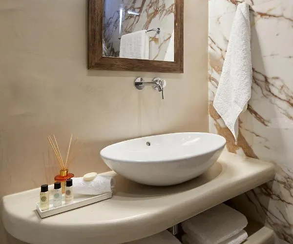 Endless Traditional * Fira (Santorini)